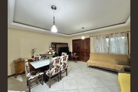 Sala de casa à venda com 3 quartos, 120m² em Feitoria, São Leopoldo