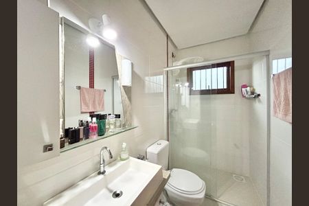 Casa à venda com 120m², 3 quartos e 2 vagas Casa à venda com 120m², 3 quartos e 2 vagasBanheiro