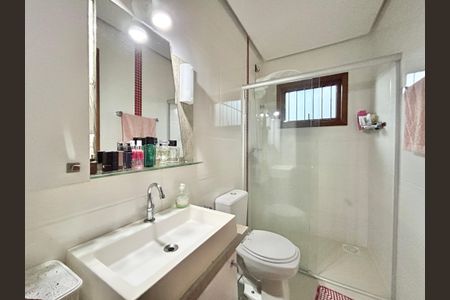 Casa à venda com 120m², 3 quartos e 2 vagas Casa à venda com 120m², 3 quartos e 2 vagasBanheiro