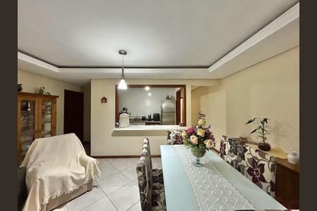 Sala de casa à venda com 3 quartos, 120m² em Feitoria, São Leopoldo