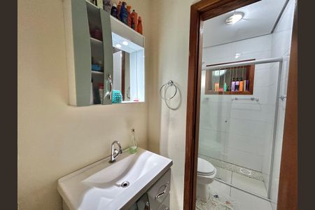 Casa à venda com 120m², 3 quartos e 2 vagas Casa à venda com 120m², 3 quartos e 2 vagasBanheiro