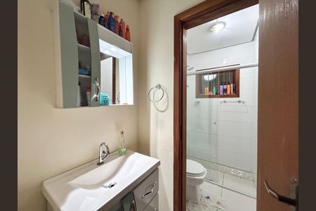 Casa à venda com 120m², 3 quartos e 2 vagas Casa à venda com 120m², 3 quartos e 2 vagasBanheiro