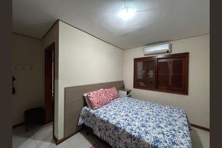 Casa à venda com 120m², 3 quartos e 2 vagas Casa à venda com 120m², 3 quartos e 2 vagasSuíte