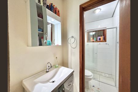 Casa à venda com 120m², 3 quartos e 2 vagas Casa à venda com 120m², 3 quartos e 2 vagasBanheiro