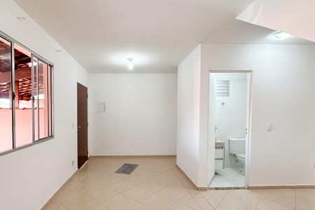 Casa de condomínio para alugar com 107m², 3 quartos e 2 vagas Casa de condomínio para alugar com 107m², 3 quartos e 2 vagasSala