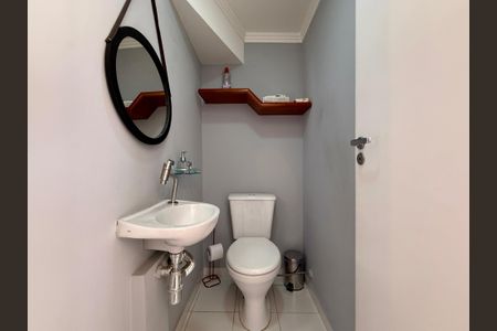 Casa de condomínio à venda com 127m², 3 quartos e 2 vagasLavabo 