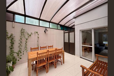 Casa de condomínio à venda com 127m², 3 quartos e 2 vagasEspaço Gourmet 