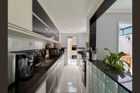 Casa de condomínio à venda com 127m², 3 quartos e 2 vagasBanheiro Social 