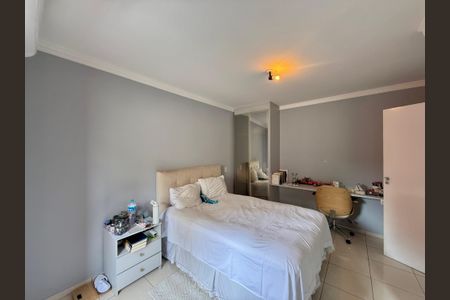 Casa de condomínio à venda com 127m², 3 quartos e 2 vagasSuíte 