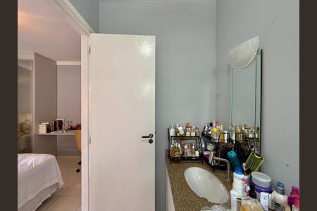 Casa de condomínio à venda com 127m², 3 quartos e 2 vagasBanheiro Suite 