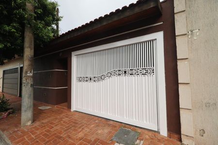 Fachada de casa para alugar com 3 quartos, 160m² em Vila Tiberio, Ribeirão Preto