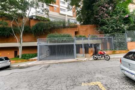 Apartamento para alugar com 275m², 4 quartos e 4 vagas Apartamento para alugar com 275m², 4 quartos e 4 vagasFachada e portaria