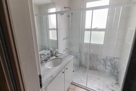 Apartamento para alugar com 275m², 4 quartos e 4 vagas Apartamento para alugar com 275m², 4 quartos e 4 vagasBanheiro da Suíte 3