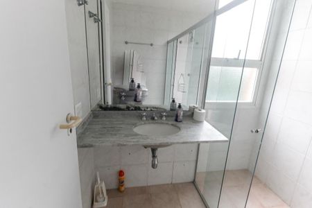 Apartamento para alugar com 275m², 4 quartos e 4 vagas Apartamento para alugar com 275m², 4 quartos e 4 vagasBanheiro da Suíte 2