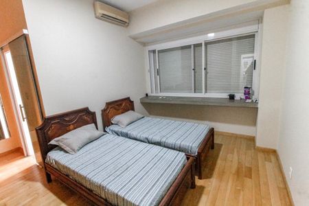Apartamento para alugar com 275m², 4 quartos e 4 vagas Apartamento para alugar com 275m², 4 quartos e 4 vagasSuíte 3
