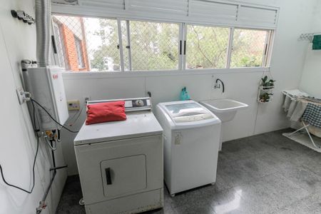 Apartamento para alugar com 275m², 4 quartos e 4 vagas Apartamento para alugar com 275m², 4 quartos e 4 vagasDetalhe da area de serviço