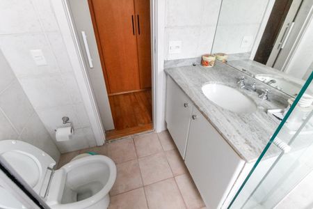 Apartamento para alugar com 275m², 4 quartos e 4 vagas Apartamento para alugar com 275m², 4 quartos e 4 vagasBanheiro da Suíte 3