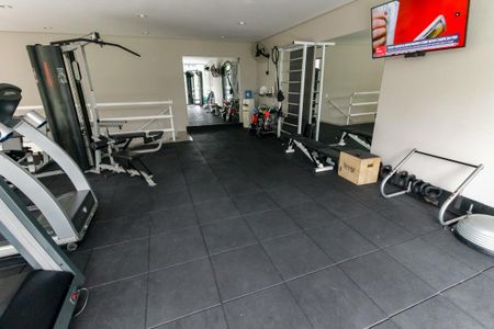 Apartamento para alugar com 275m², 4 quartos e 4 vagas Apartamento para alugar com 275m², 4 quartos e 4 vagasÁrea comum - Academia