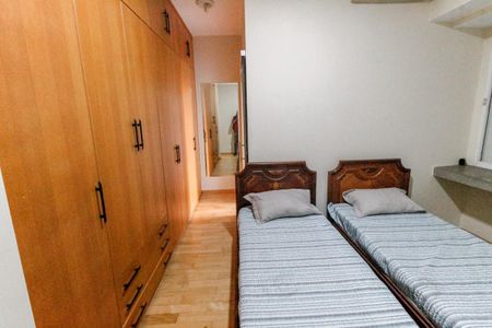 Apartamento para alugar com 275m², 4 quartos e 4 vagas Apartamento para alugar com 275m², 4 quartos e 4 vagasSuíte 3 - armários