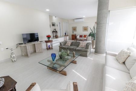 Apartamento para alugar com 275m², 4 quartos e 4 vagas Apartamento para alugar com 275m², 4 quartos e 4 vagasSala 1