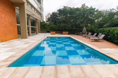 Apartamento para alugar com 275m², 4 quartos e 4 vagas Apartamento para alugar com 275m², 4 quartos e 4 vagasÁrea comum - Piscina