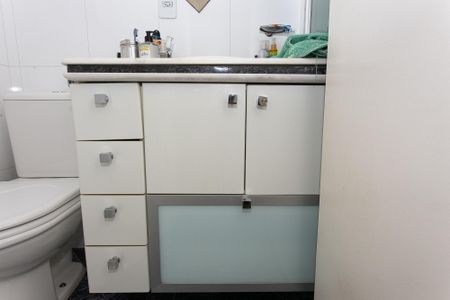 Apartamento à venda com 70m², 2 quartos e 2 vagas Apartamento à venda com 70m², 2 quartos e 2 vagasBanheiro Social