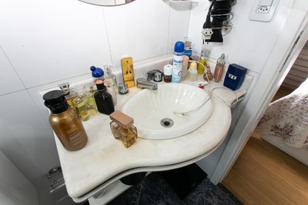 Apartamento à venda com 70m², 2 quartos e 2 vagas Apartamento à venda com 70m², 2 quartos e 2 vagasBanheiro da Suíte