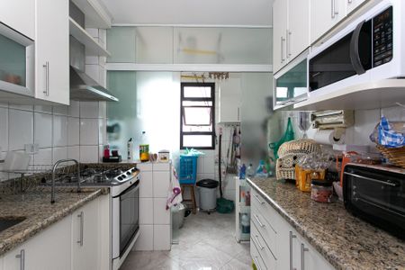 Apartamento à venda com 70m², 2 quartos e 2 vagas Apartamento à venda com 70m², 2 quartos e 2 vagasCozinha