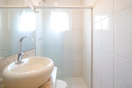 Apartamento à venda com 78m², 2 quartos e 2 vagasBanheiro social