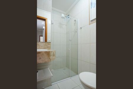 Apartamento à venda com 78m², 2 quartos e 2 vagasBanheiro da suíte