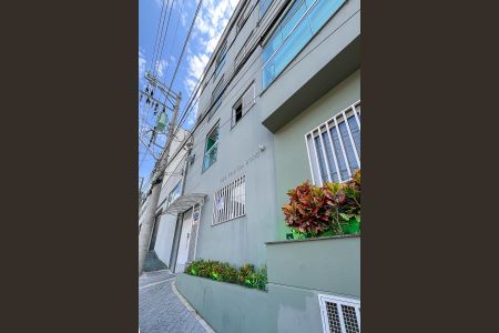 Apartamento à venda com 78m², 2 quartos e 2 vagasFachada + plaquinha