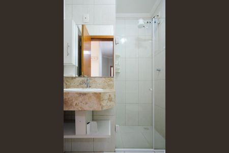 Apartamento à venda com 78m², 2 quartos e 2 vagasBanheiro da suíte