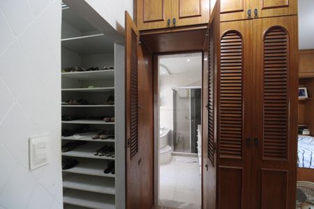 Casa à venda com 650m², 3 quartos e 4 vagasBanheiro da suíte