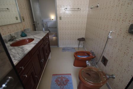 Casa à venda com 650m², 3 quartos e 4 vagasBanheiro social 1