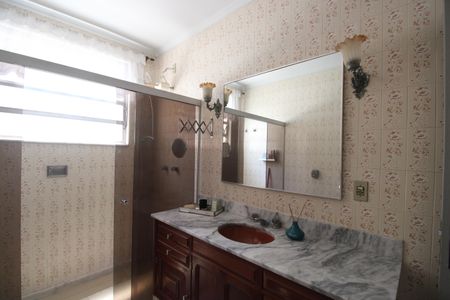 Casa à venda com 650m², 3 quartos e 4 vagasBanheiro social 1