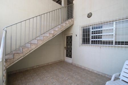 Casa à venda com 650m², 3 quartos e 4 vagasFundos