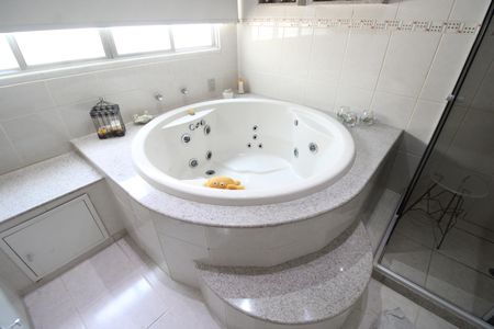 Casa à venda com 650m², 3 quartos e 4 vagasBanheiro da suíte