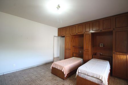 Casa à venda com 650m², 3 quartos e 4 vagasQuarto 2