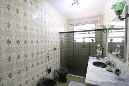 Casa à venda com 650m², 3 quartos e 4 vagasBanheiro social 2