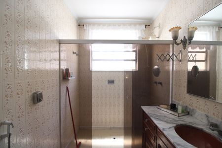 Casa à venda com 650m², 3 quartos e 4 vagasBanheiro social 1