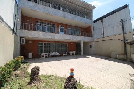 Casa à venda com 650m², 3 quartos e 4 vagasQuintal