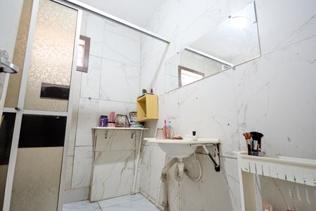 Banheiro de casa para alugar com 3 quartos, 200m² em Santa Cândida, Curitiba