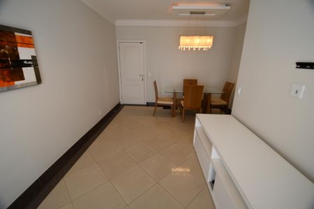 Sala de apartamento para alugar com 3 quartos, 76m² em Parque das Flores, Campinas