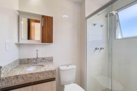 Apartamento para alugar com 55m², 2 quartos e 1 vagaBanheiro do quarto 1