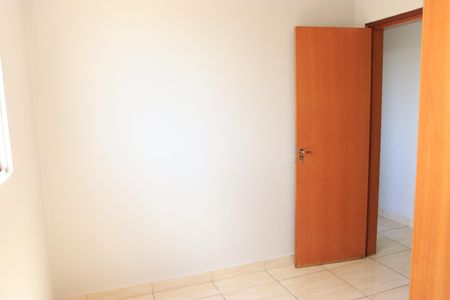 Apartamento para alugar com 74m², 3 quartos e 1 vagaQuarto 02