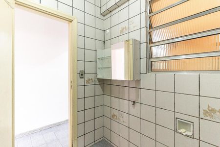 Banheiro de kitnet/studio para alugar com 1 quarto, 36m² em Santa Ifigênia, São Paulo