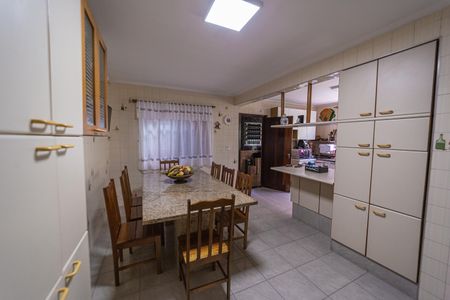 Casa para alugar com 343m², 3 quartos e 5 vagasCozinha