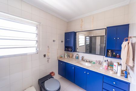 Casa para alugar com 343m², 3 quartos e 5 vagasBanheiro do Quarto 1