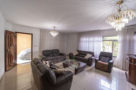 Casa para alugar com 343m², 3 quartos e 5 vagasSala
