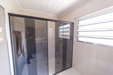 Casa para alugar com 343m², 3 quartos e 5 vagasBanheiro do Quarto 1